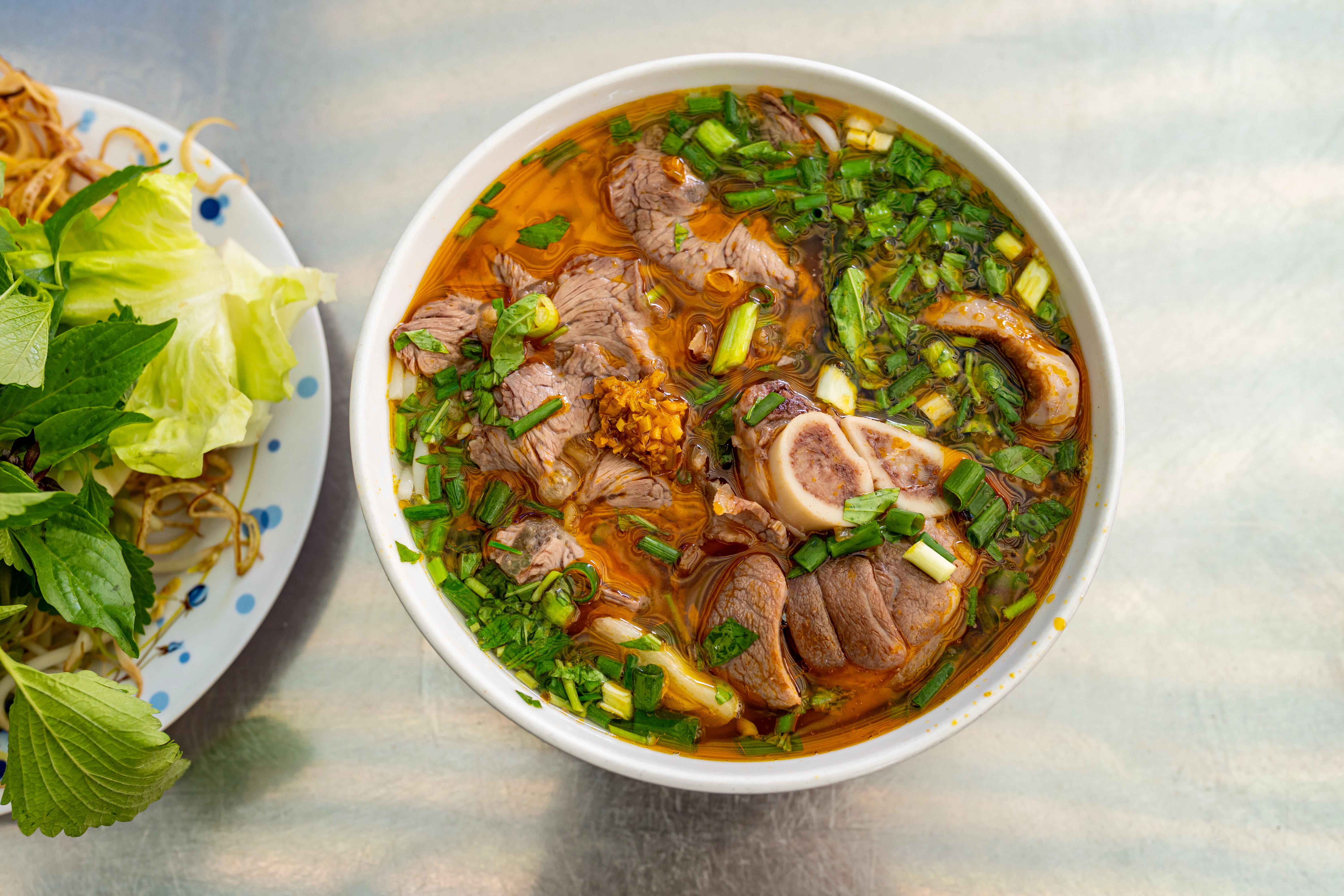 Wietnam - smaki Wietnamu, co zjeść w Wietnamie blog (6) Bun Bo Hue.jpg